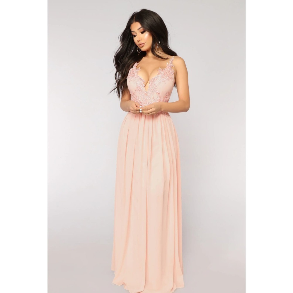 New Fashion Nova Women's Dream Embroidered Dress‎ Size Medium Blush Pink